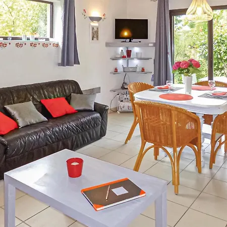 1 Bedroom Cozy In L'auber Semesterbostad