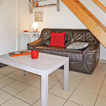 1 Bedroom Cozy In L'auber Semesterbostad *